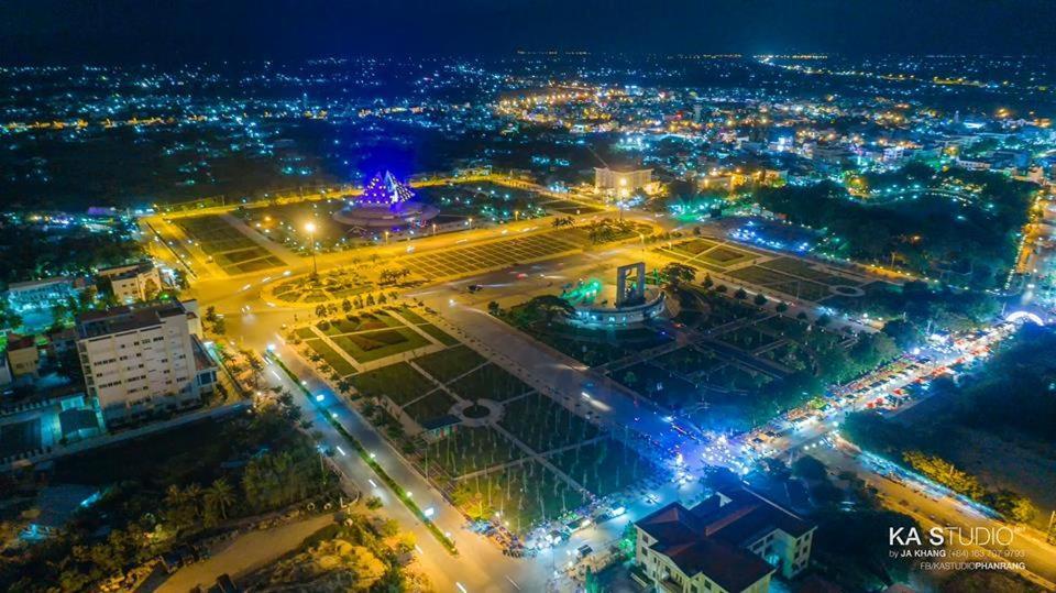 Отель Khach San Anh Dong Фанранг Экстерьер фото